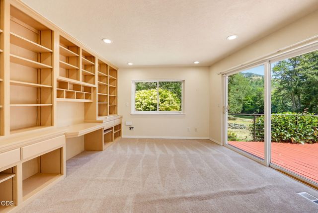 290 Chinook Park Lane, Grants Pass, OR 97527