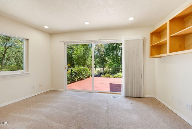 290 Chinook Park Lane, Grants Pass, OR 97527
