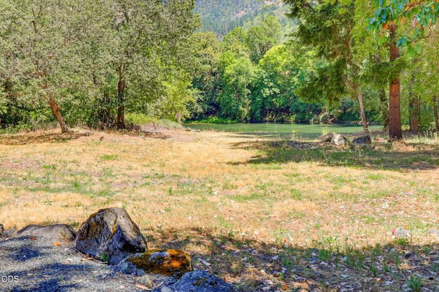 290 Chinook Park Lane, Grants Pass, OR 97527