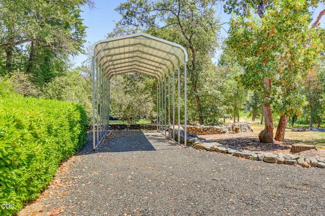 290 Chinook Park Lane, Grants Pass, OR 97527