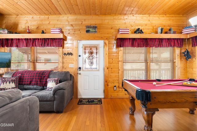 641 Chickasaw Gap Way, Pigeon Forge, TN 37863