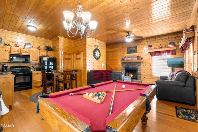 641 Chickasaw Gap Way, Pigeon Forge, TN 37863