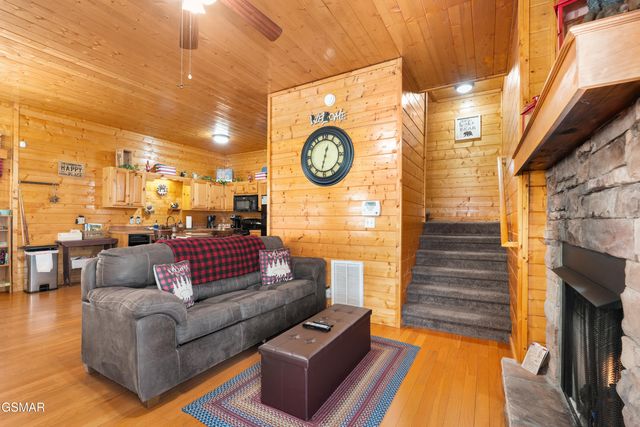 641 Chickasaw Gap Way, Pigeon Forge, TN 37863