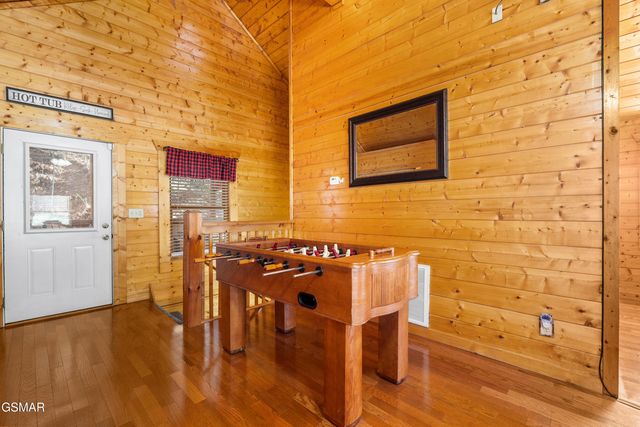 641 Chickasaw Gap Way, Pigeon Forge, TN 37863