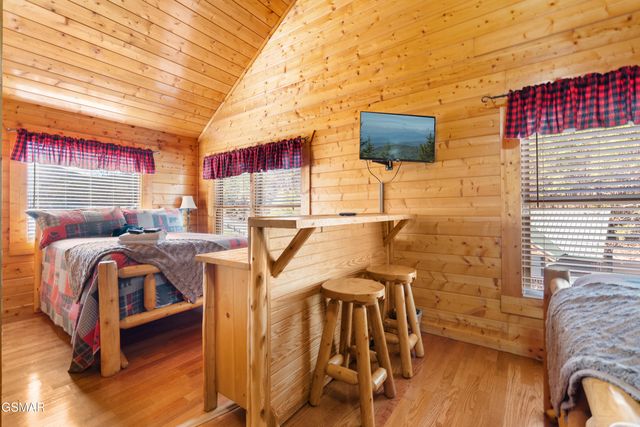 641 Chickasaw Gap Way, Pigeon Forge, TN 37863