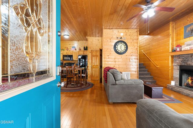 641 Chickasaw Gap Way, Pigeon Forge, TN 37863