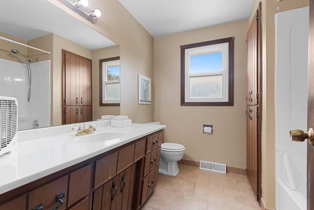 618 BORDEAUX, Green Bay, WI 54301