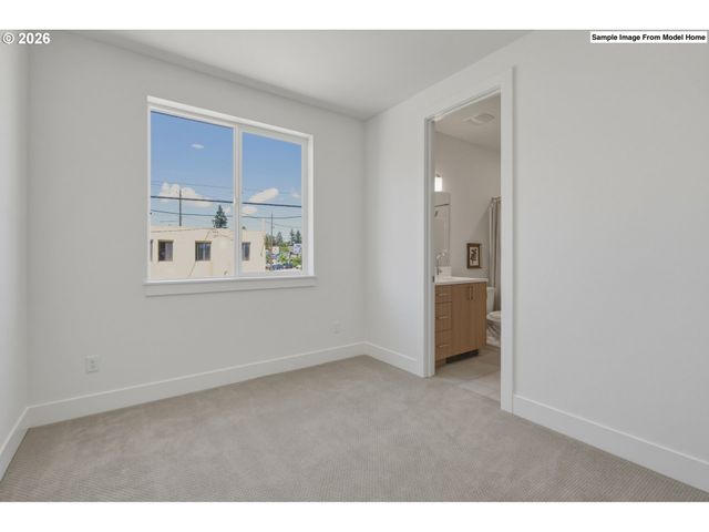 6178 Ne Stanton St, Portland, OR 97213