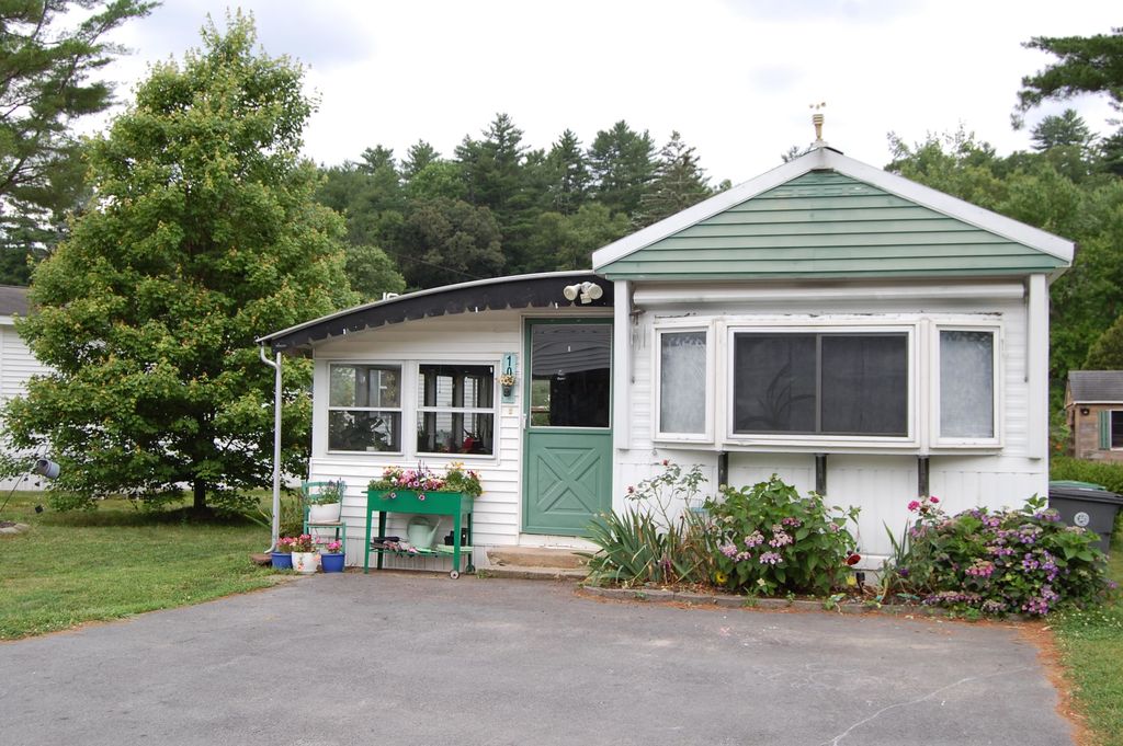 10 Dart Street, Hooksett, NH 03106
