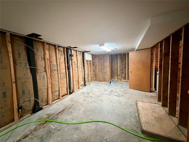 1405 48th Street, Des Moines, IA 50311