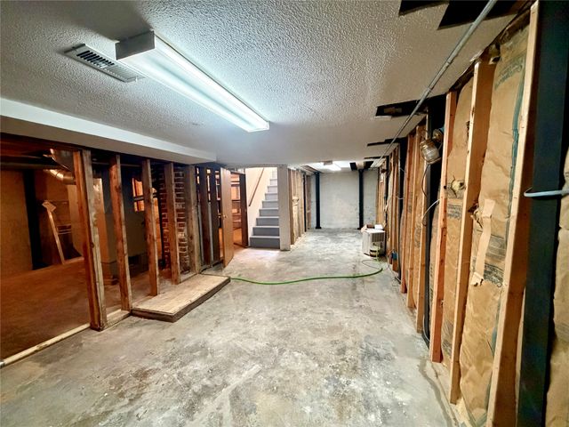 1405 48th Street, Des Moines, IA 50311