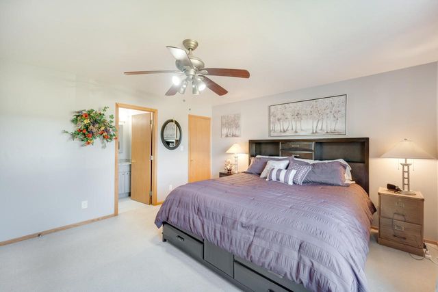 8350 S Golden Fields DRIVE, Oak Creek, WI 53154