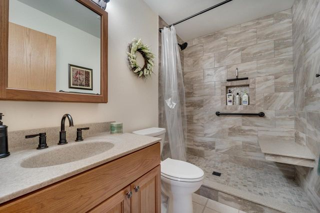 8350 S Golden Fields DRIVE, Oak Creek, WI 53154