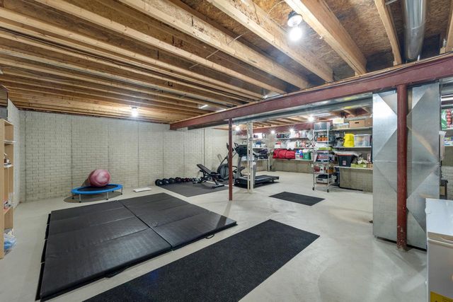 8350 S Golden Fields DRIVE, Oak Creek, WI 53154