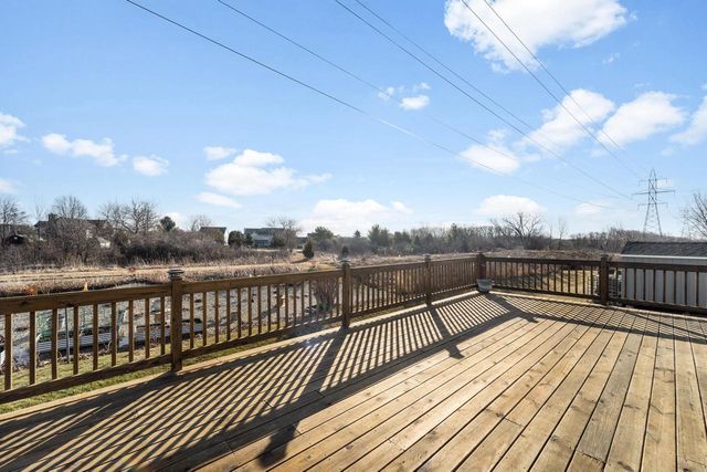 8350 S Golden Fields DRIVE, Oak Creek, WI 53154