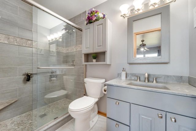 8350 S Golden Fields DRIVE, Oak Creek, WI 53154