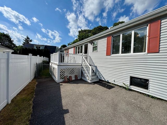2 Furbush Rd, Boston, MA 02132
