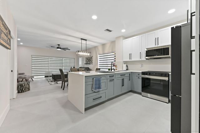 6880 Brook Hollow Road, Lake Worth, FL 33467