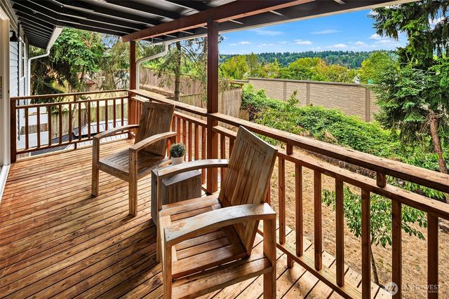 5761 110th Ave SE, Bellevue, WA 98006