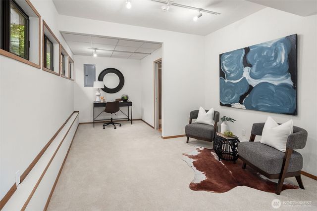 5761 110th Ave SE, Bellevue, WA 98006
