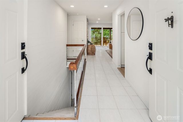 5761 110th Ave SE, Bellevue, WA 98006