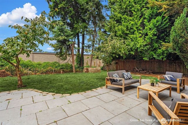 5761 110th Ave SE, Bellevue, WA 98006