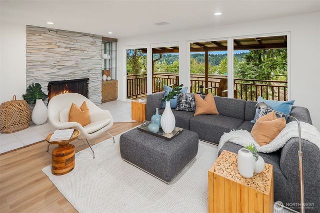 5761 110th Ave SE, Bellevue, WA 98006