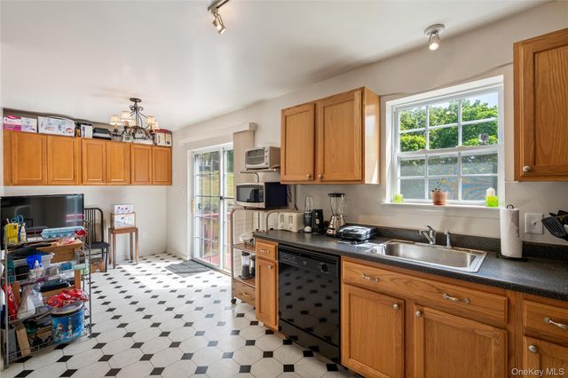 21 Evan Court, Middletown, NY 10940