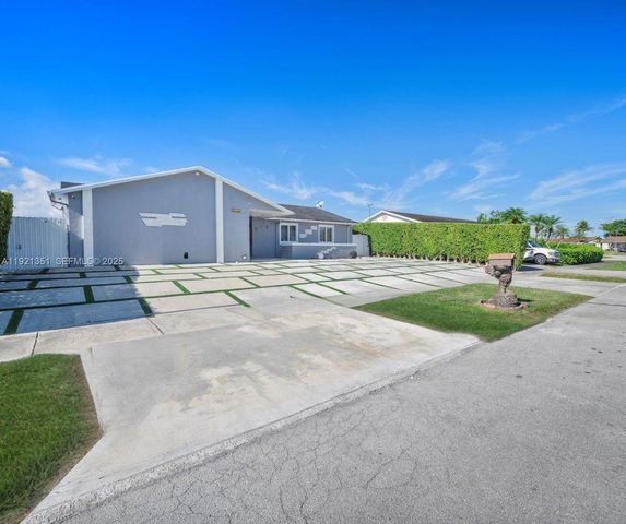 26130 SW 130th Ave, Homestead, FL 33032
