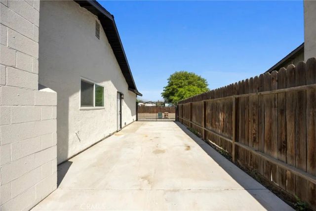 7309 Cedarcrest Avenue, Bakersfield, CA 93308