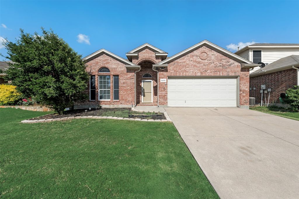 6416 Alexandra Meadows Drive, Fort Worth, TX 76131