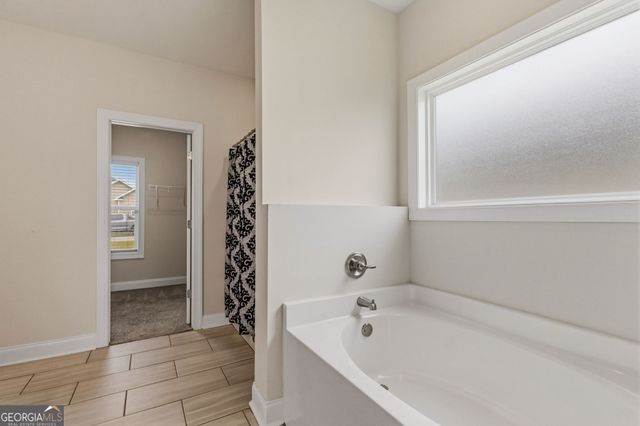 124 Cascades Court, Bonaire, GA 31005