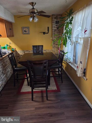 8406 LYONS PL, Philadelphia, PA 19153