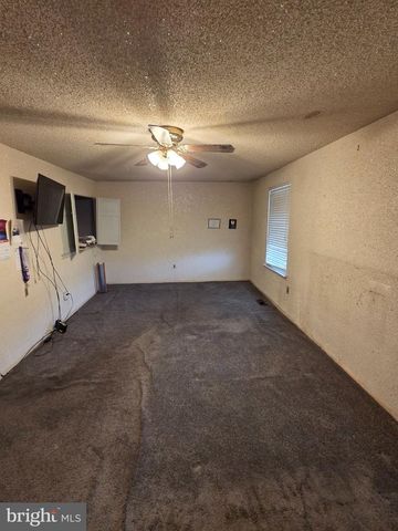8406 LYONS PL, Philadelphia, PA 19153