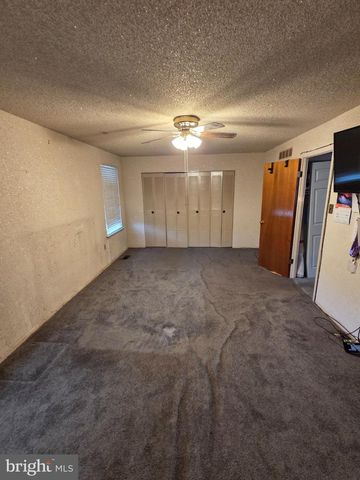 8406 LYONS PL, Philadelphia, PA 19153