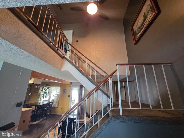 8406 LYONS PL, Philadelphia, PA 19153
