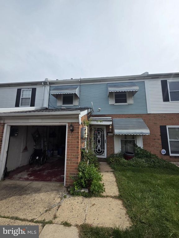 8406 LYONS PL, Philadelphia, PA 19153 — photo 2