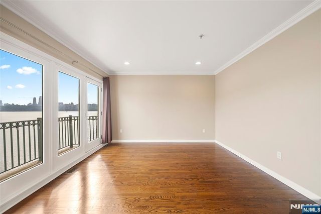 155 The Promenade, Edgewater, NJ 07020