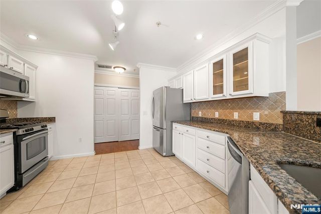 155 The Promenade, Edgewater, NJ 07020