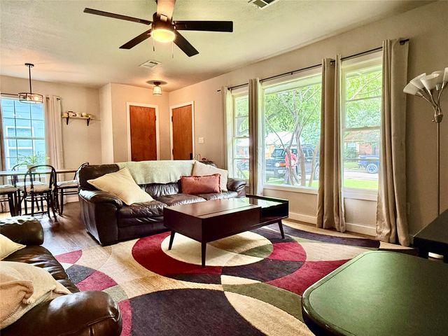 1009 Denton Street, Denton, TX 76201