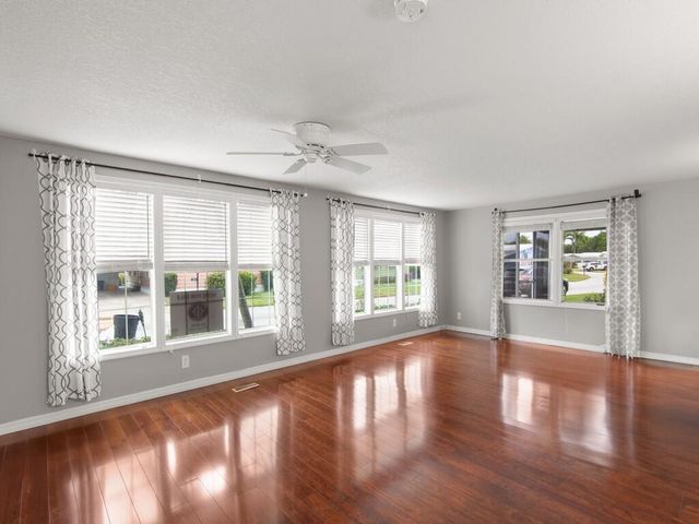 395 NE Jade Circle, Jensen Beach, FL 34957