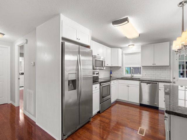 395 NE Jade Circle, Jensen Beach, FL 34957