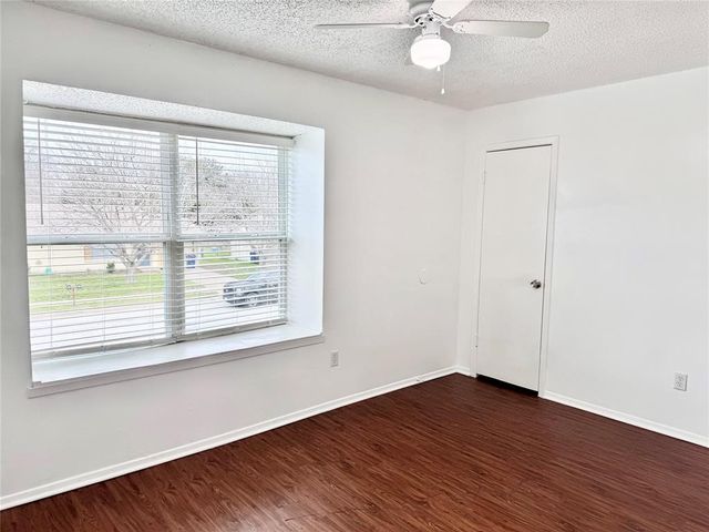 441 SW Thomas Street D, Burleson, TX 76028