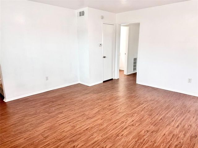 441 SW Thomas Street D, Burleson, TX 76028