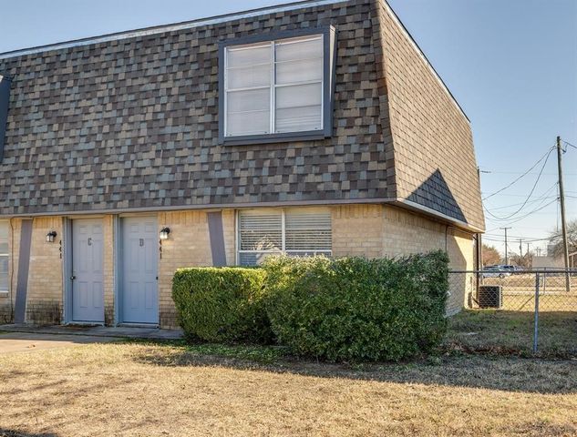 441 SW Thomas Street D, Burleson, TX 76028