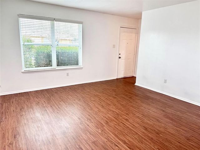 441 SW Thomas Street D, Burleson, TX 76028