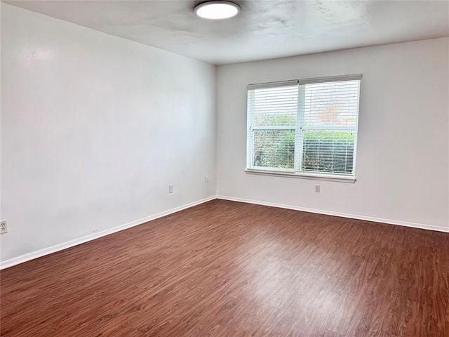441 SW Thomas Street D, Burleson, TX 76028