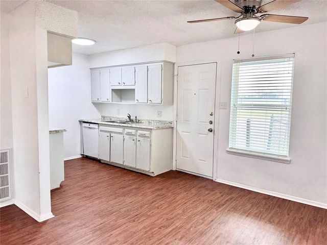 441 SW Thomas Street D, Burleson, TX 76028