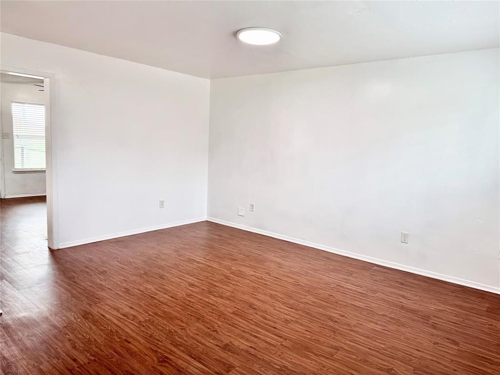 441 SW Thomas Street D, Burleson, TX 76028