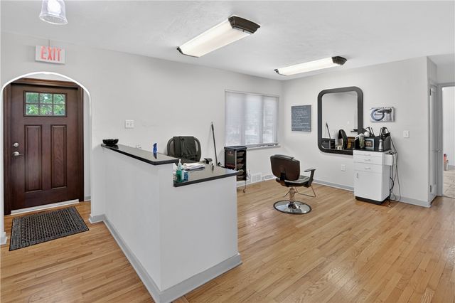 9150 Perry Hwy, Mccandless, PA 15237